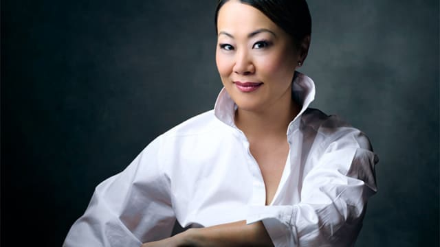 seattle-business-portrait-singer-1